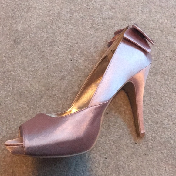 Pink bow heels - Picture 2 of 4